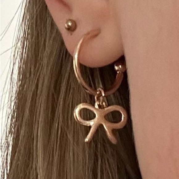Bow Earrings - Picture 3 of 3